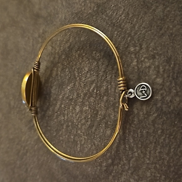 LUCA & DANNI Cardinal Bird Coin Wire Wrap Bracelet - Picture 5 of 7